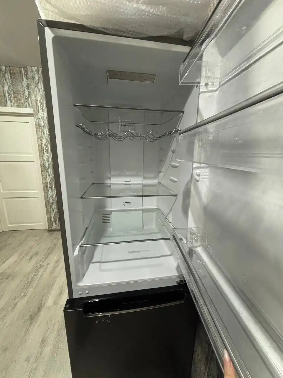 Продажа холодильника с поврежденной резинкой