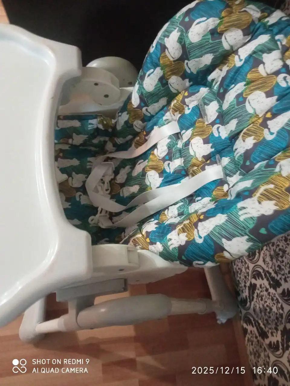 Детский столик для питания