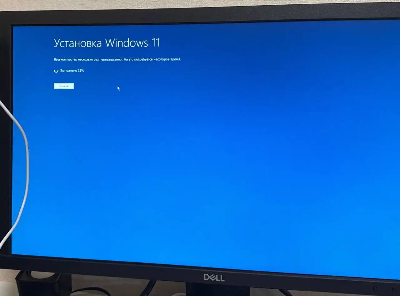 Продам б/у монитор DELL E2220H
