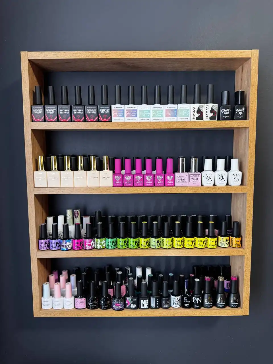 Продажа материалов для маникюра