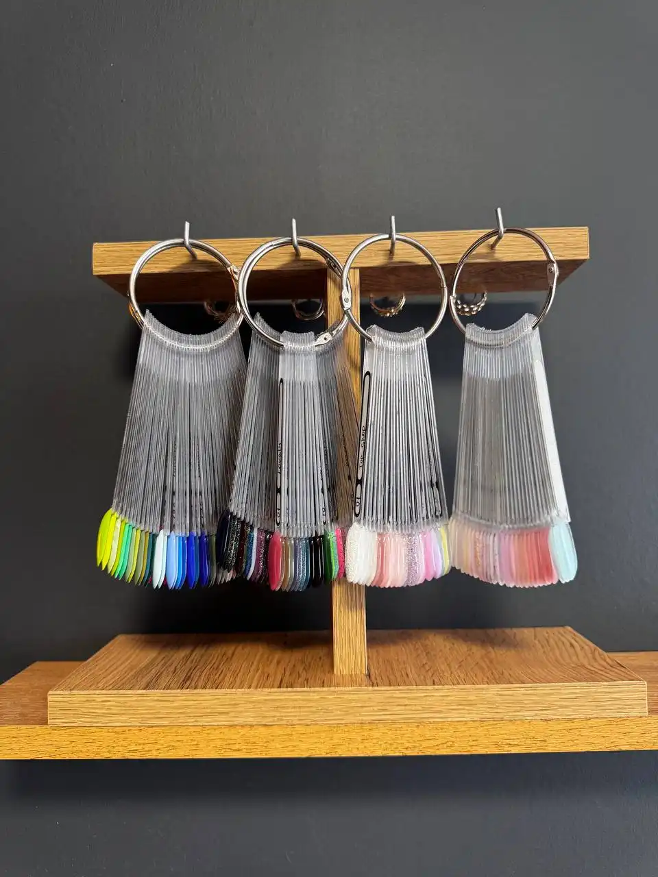 Продажа материалов для маникюра