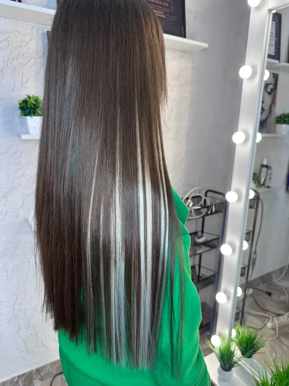 Наращивание волос перед Новым годом в Краснодаре