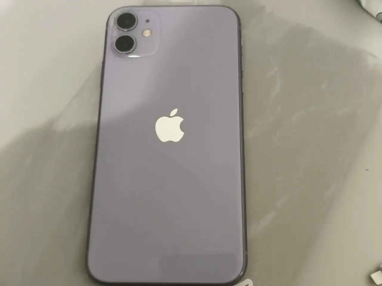 Продается на запчасти айфон 11