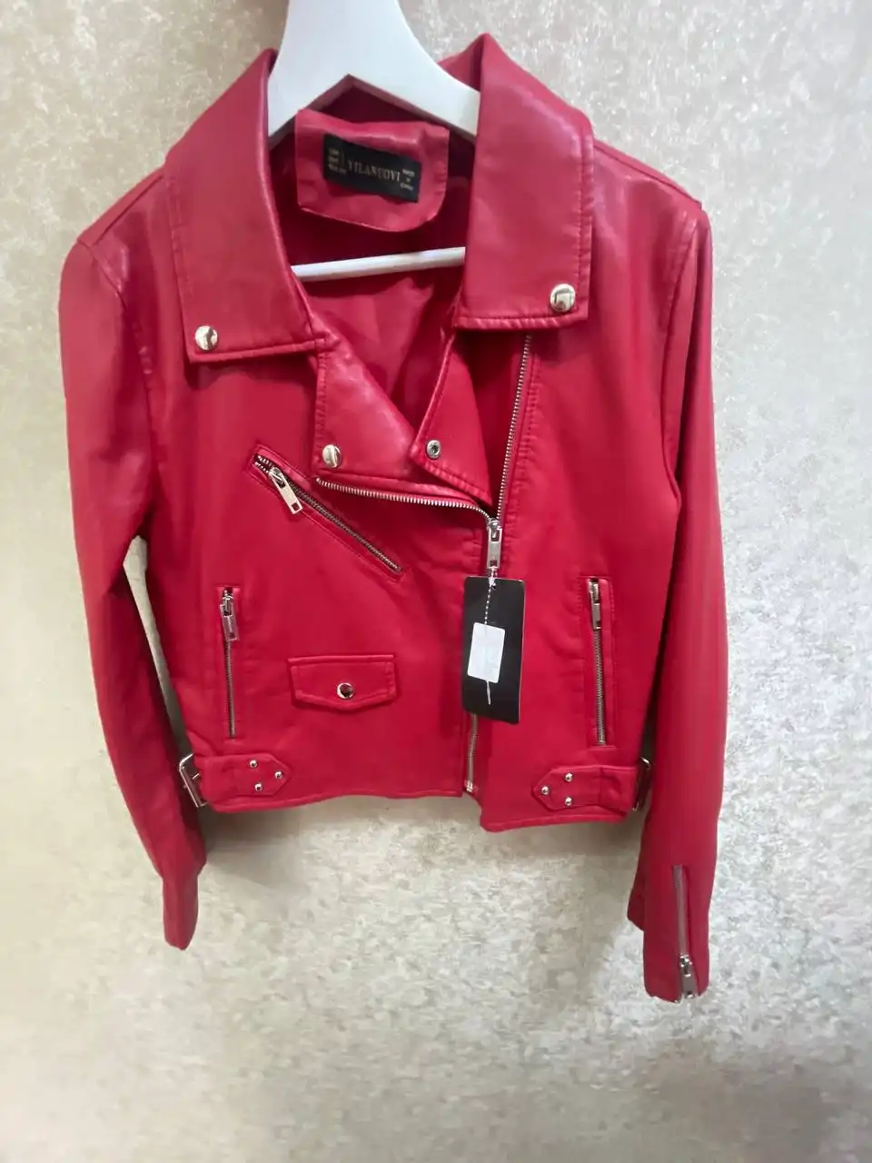 Продам вещи: сапожки, куртки, платья