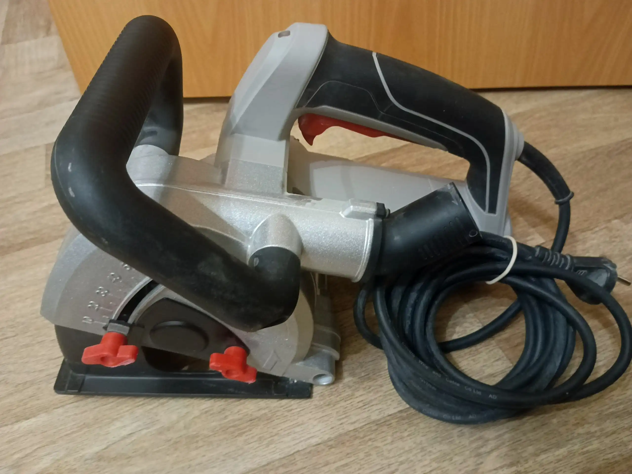 Продается штроборез CROWN 150мм