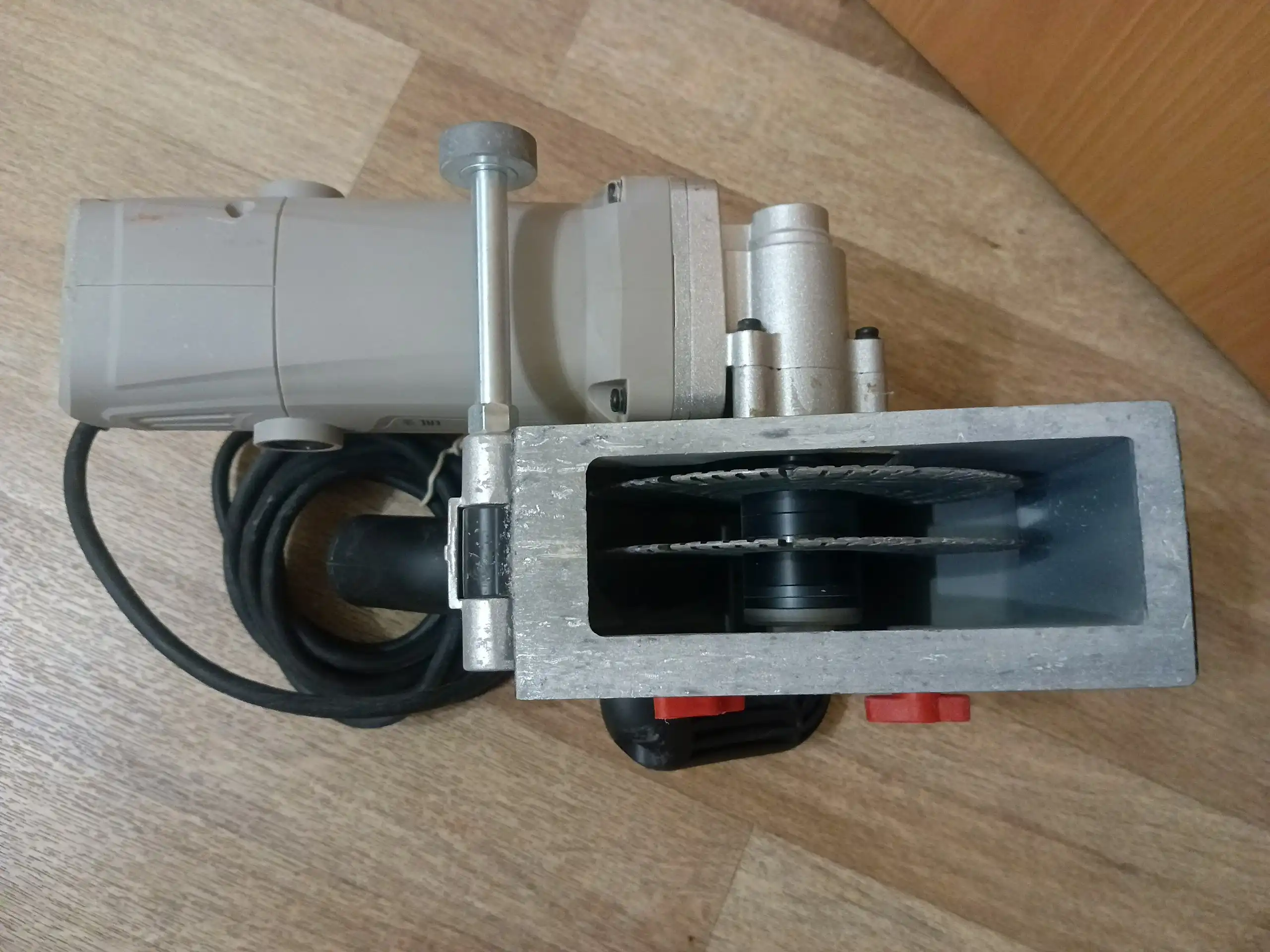 Продается штроборез CROWN 150мм