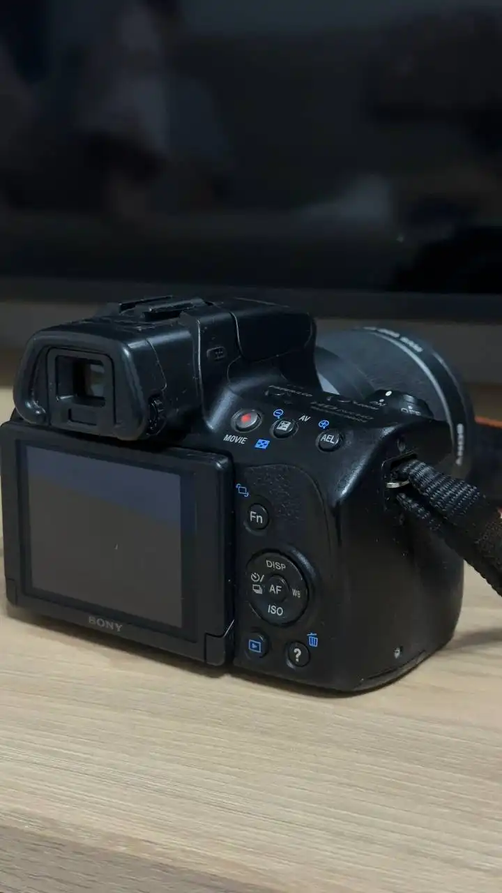 Продам фотоаппарат Sony SLT-A37