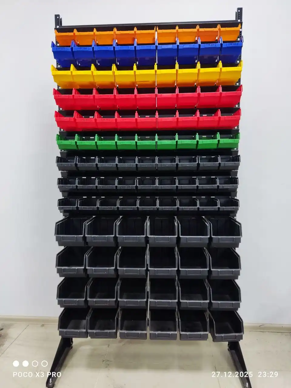 Продам стойку-стеллаж с ящиками для торговли или хранения