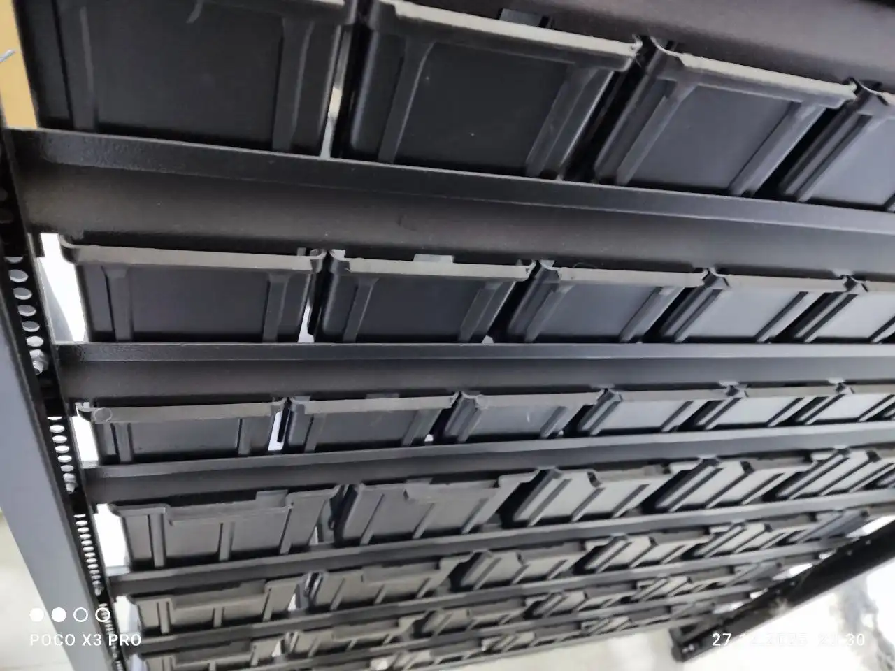 Продам стойку-стеллаж с ящиками для торговли или хранения