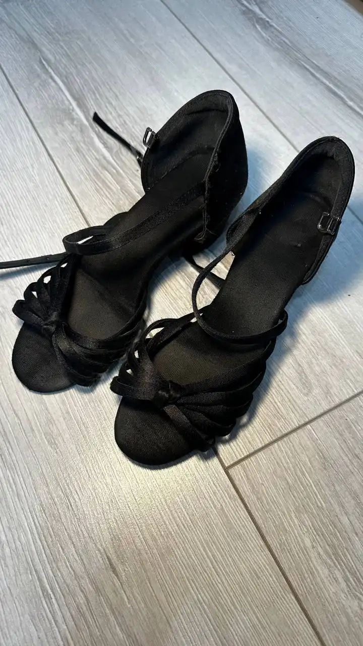 Продам туфли бальные разных размеров