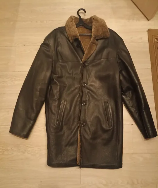 Дубленка из овечьего меха 54 размера - Спортивная одежда в Краснодар