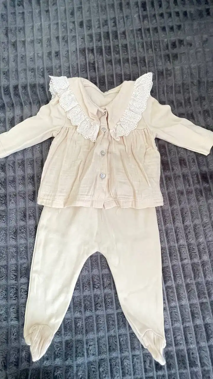 Продажа вещей для новорожденной девочки - Одежда для новорожденных (Товары для детей) в Краснодар