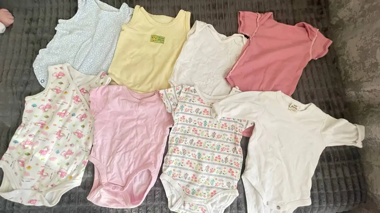 Продажа вещей для новорожденной девочки - Одежда для новорожденных (Товары для детей) в Краснодар
