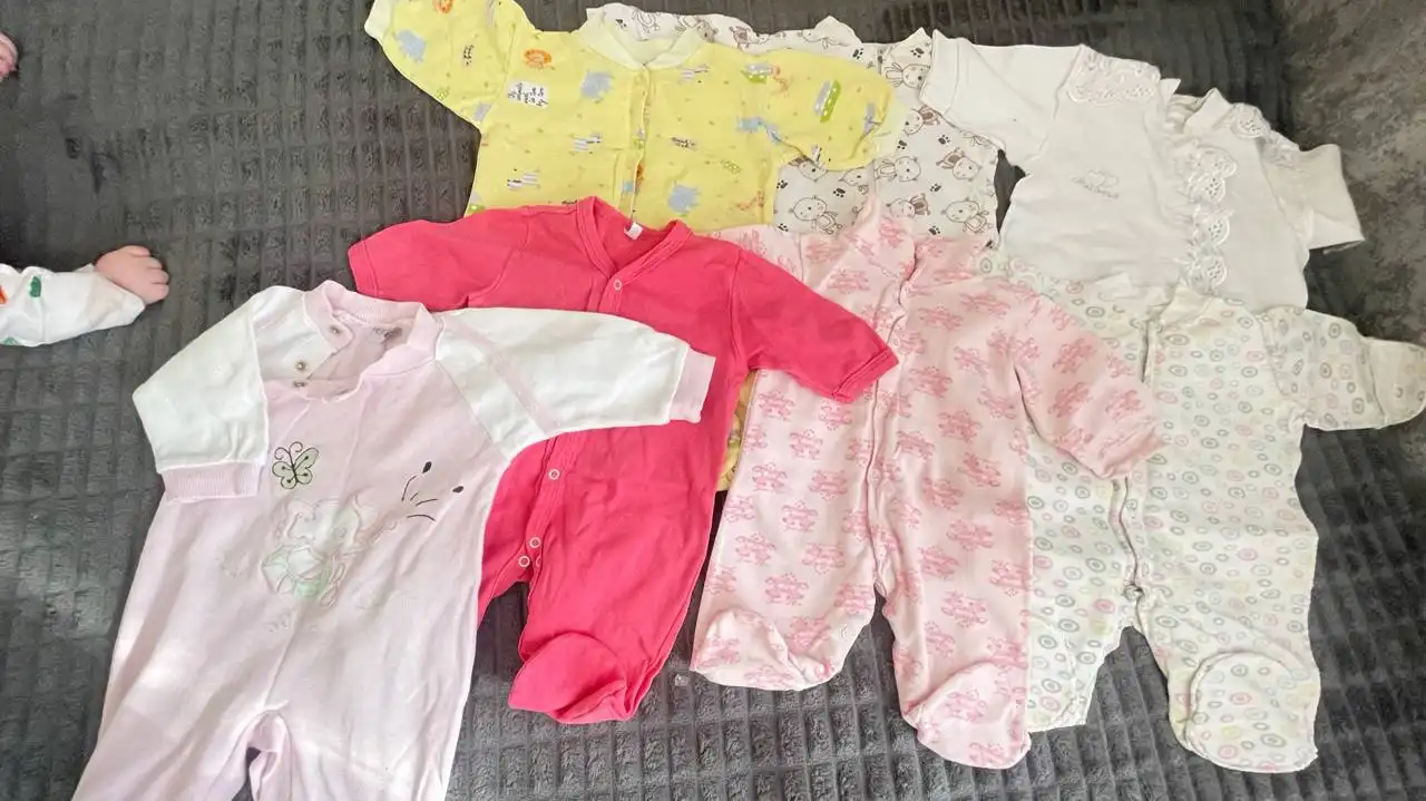 Продажа вещей для новорожденной девочки - Одежда для новорожденных (Товары для детей) в Краснодар