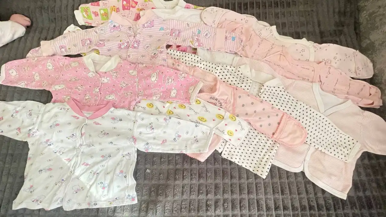 Продажа вещей для новорожденной девочки - Одежда для новорожденных (Товары для детей) в Краснодар