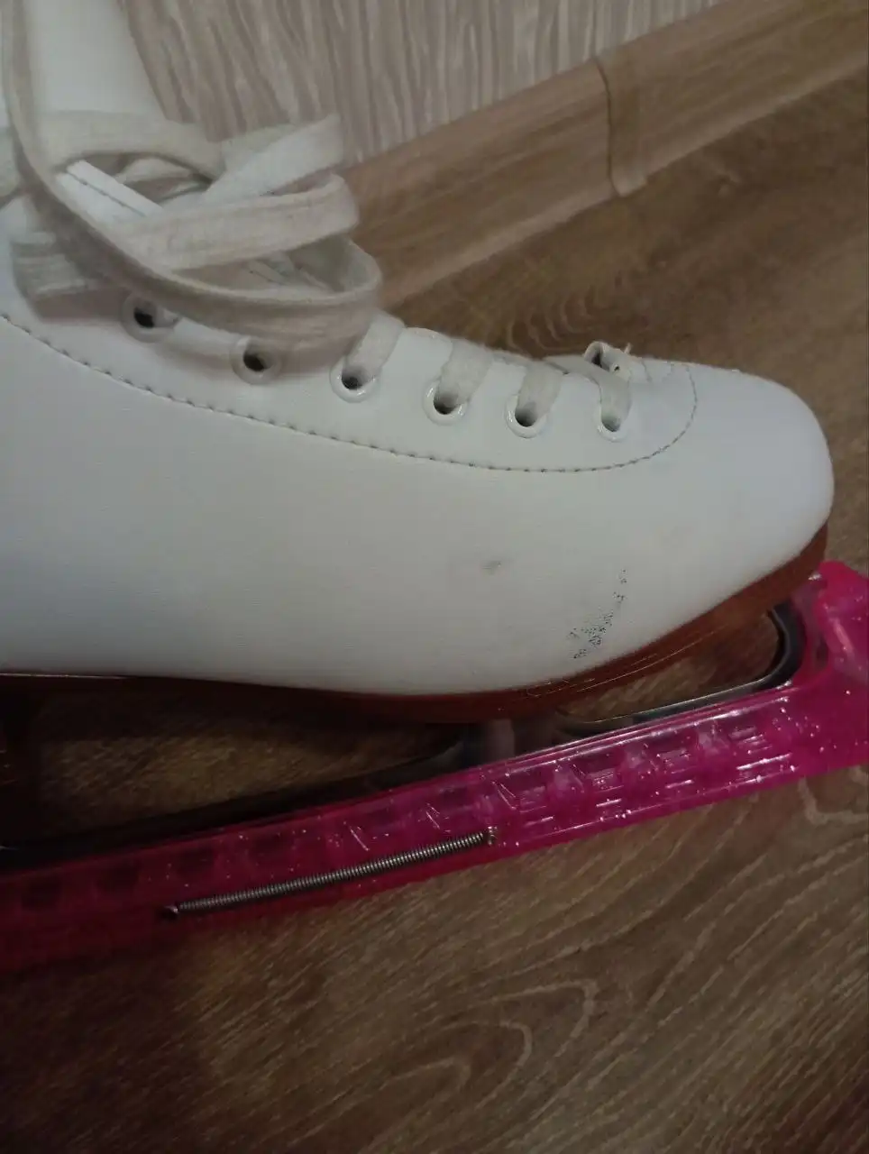 Продажа полупрофессиональных коньков с аксессуарами - Спорттовары (Хобби и отдых) в Краснодар