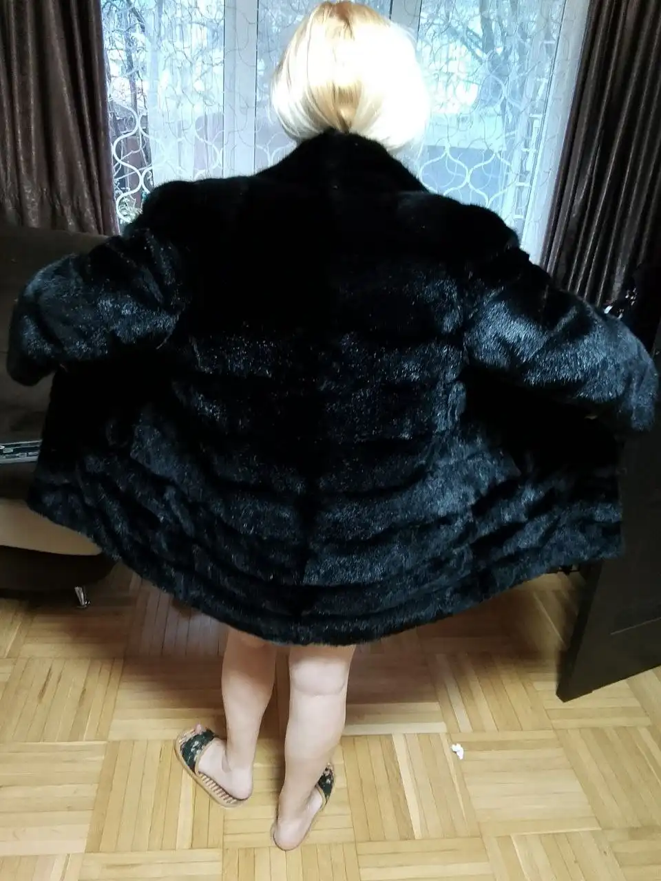 Продам шубу норка черная натуральная мех размер 48-50 - Верхняя одежда (Одежда) в Краснодар