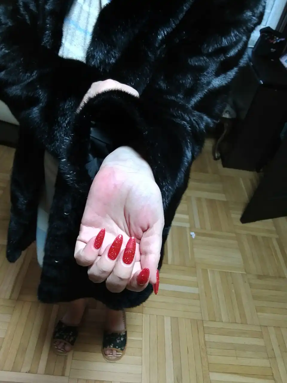 Продам шубу норка черная натуральная мех размер 48-50 - Верхняя одежда (Одежда) в Краснодар