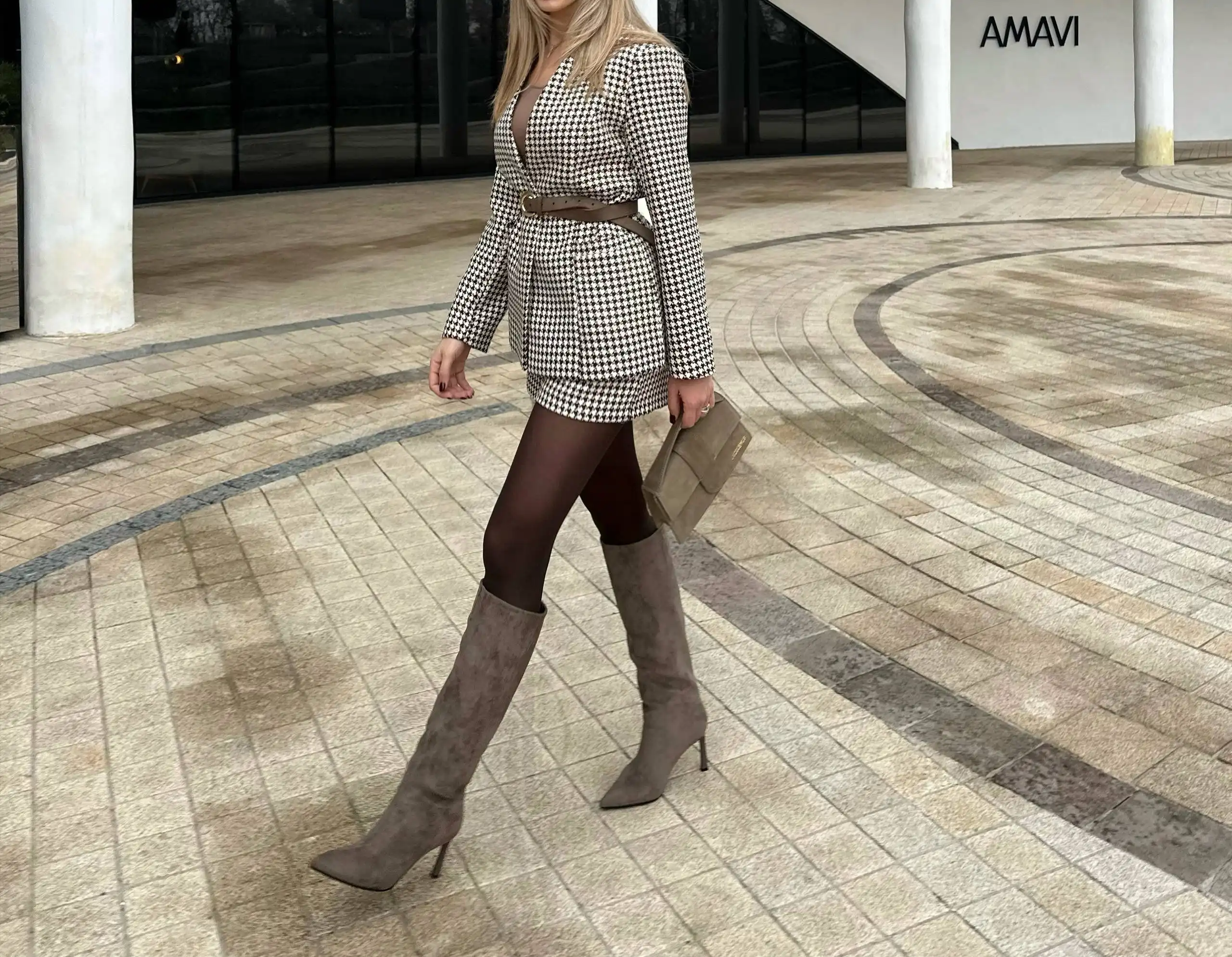 Женский твидовый костюм размер S-M - Женская одежда (Одежда) в Краснодар