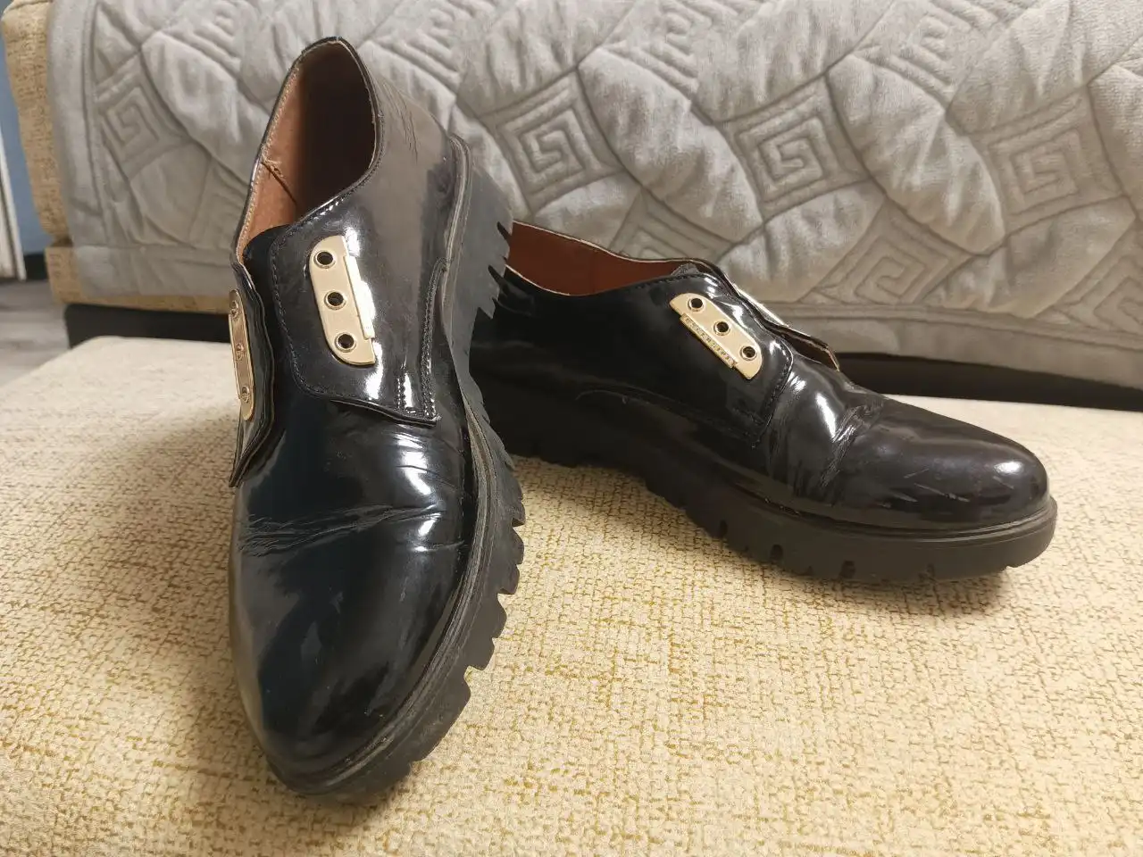 Продам обувь, пуховики и пальто б/у - Одежда в Краснодар