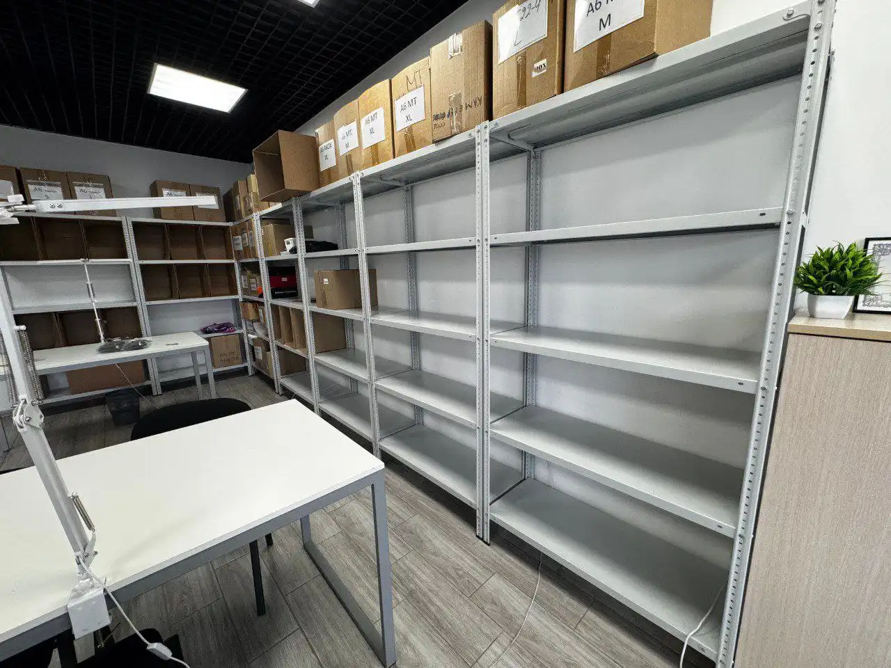 Продажа офисной мебели комплектом или отдельно - Мебель (Барахолка) в Краснодар