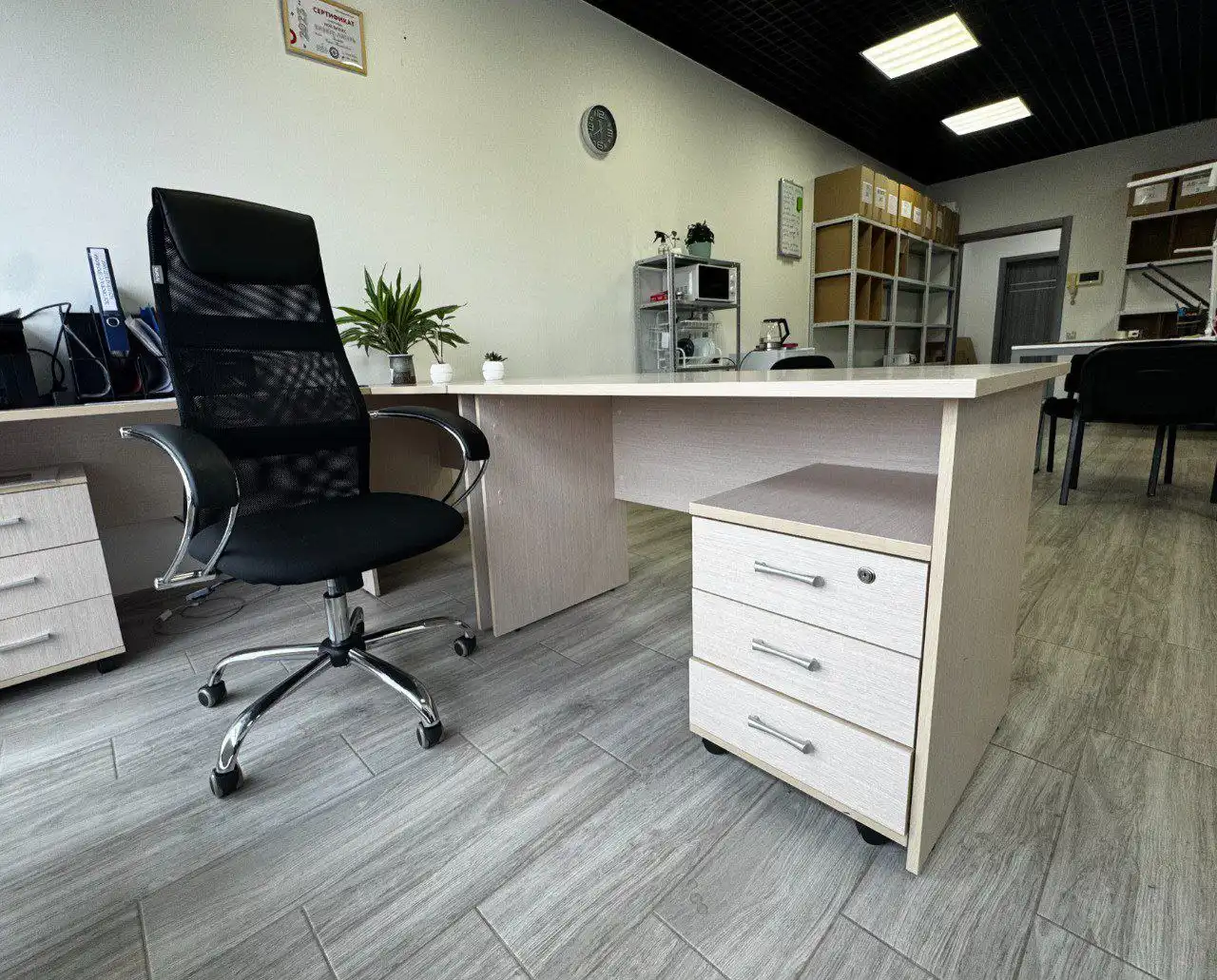 Продажа офисной мебели комплектом или отдельно - Мебель (Барахолка) в Краснодар