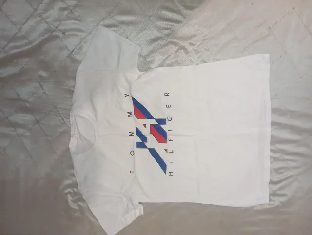 Футболка Tommy Hilfiger размер М - Аксессуары в Краснодар