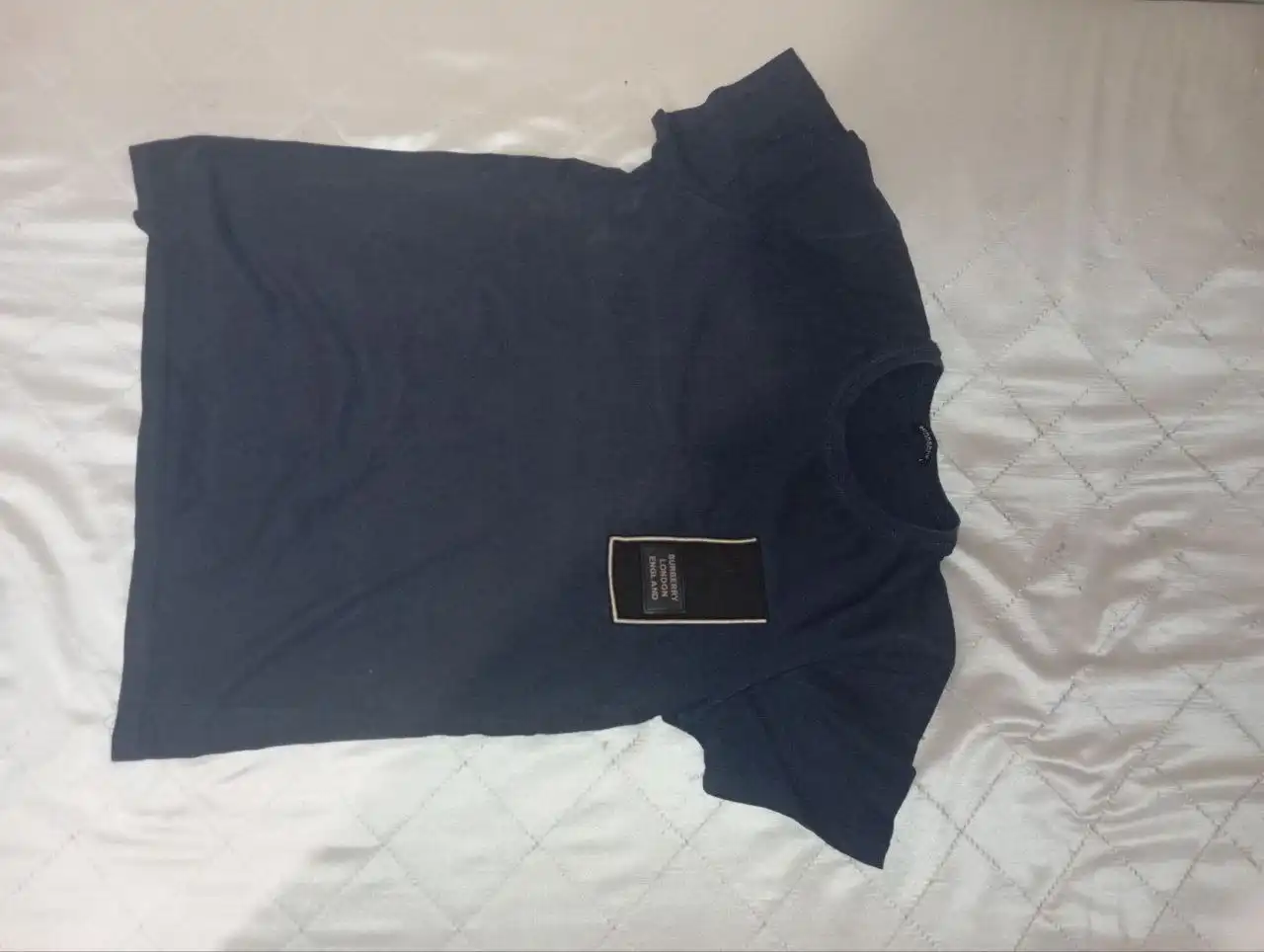 Футболка Burberry размер L - Футболки (Одежда) в Краснодар