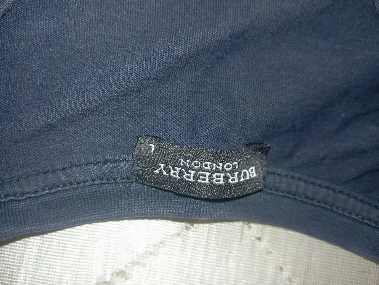 Футболка Burberry размер L - Футболки (Одежда) в Краснодар