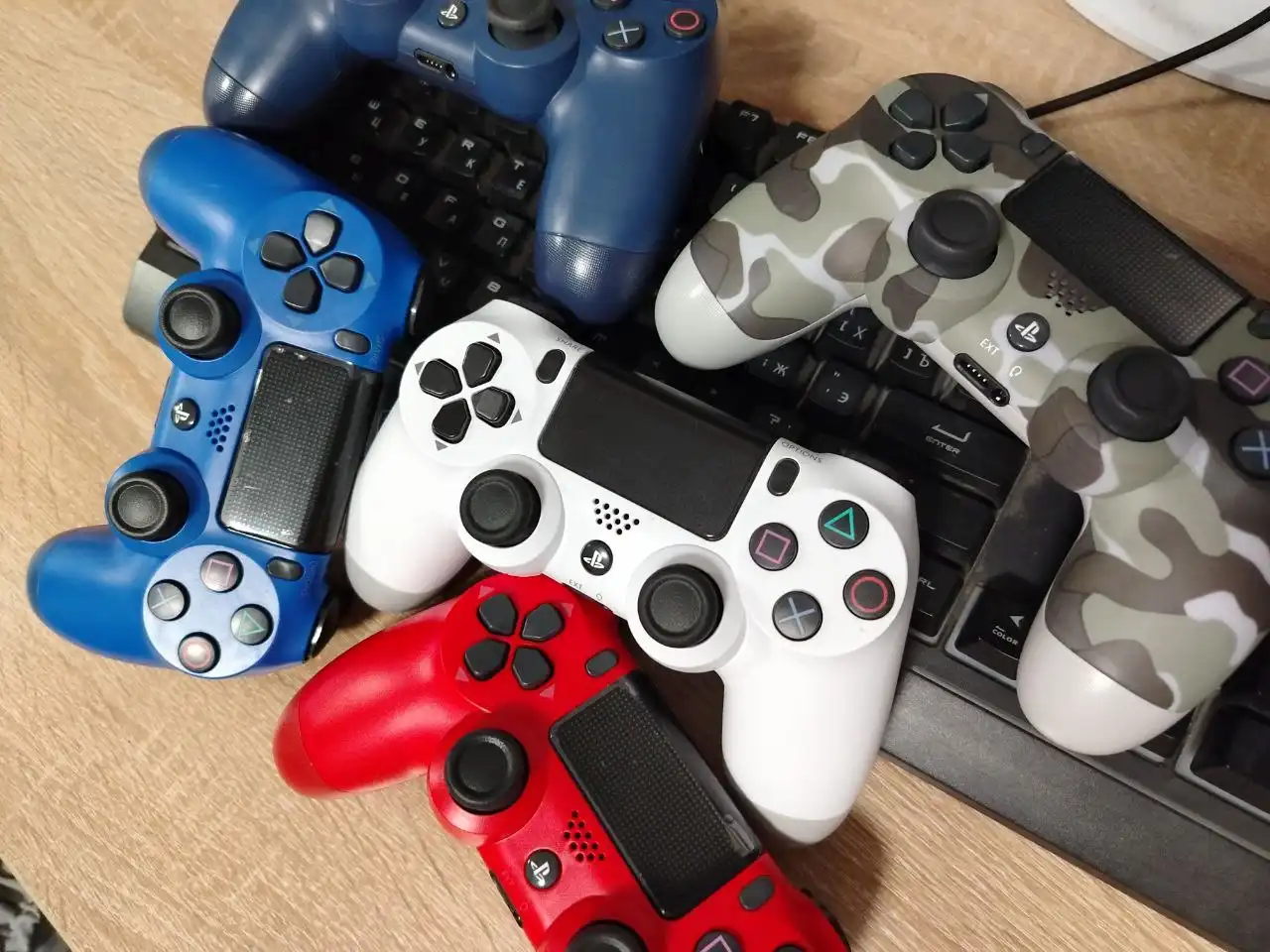 Джойстик для PS4 и ПК новый - Игровые аксессуары (Электроника) в Краснодар