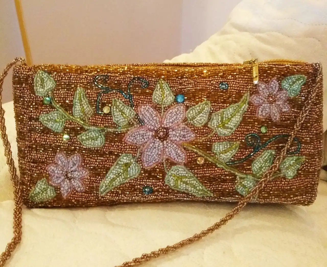 Вечерняя сумочка ручной работы с золотым бисером - Аксессуары (Барахолка) в Краснодар