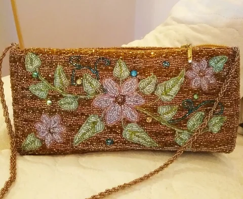 Вечерняя сумочка ручной работы с золотым бисером - Аксессуары в Краснодар