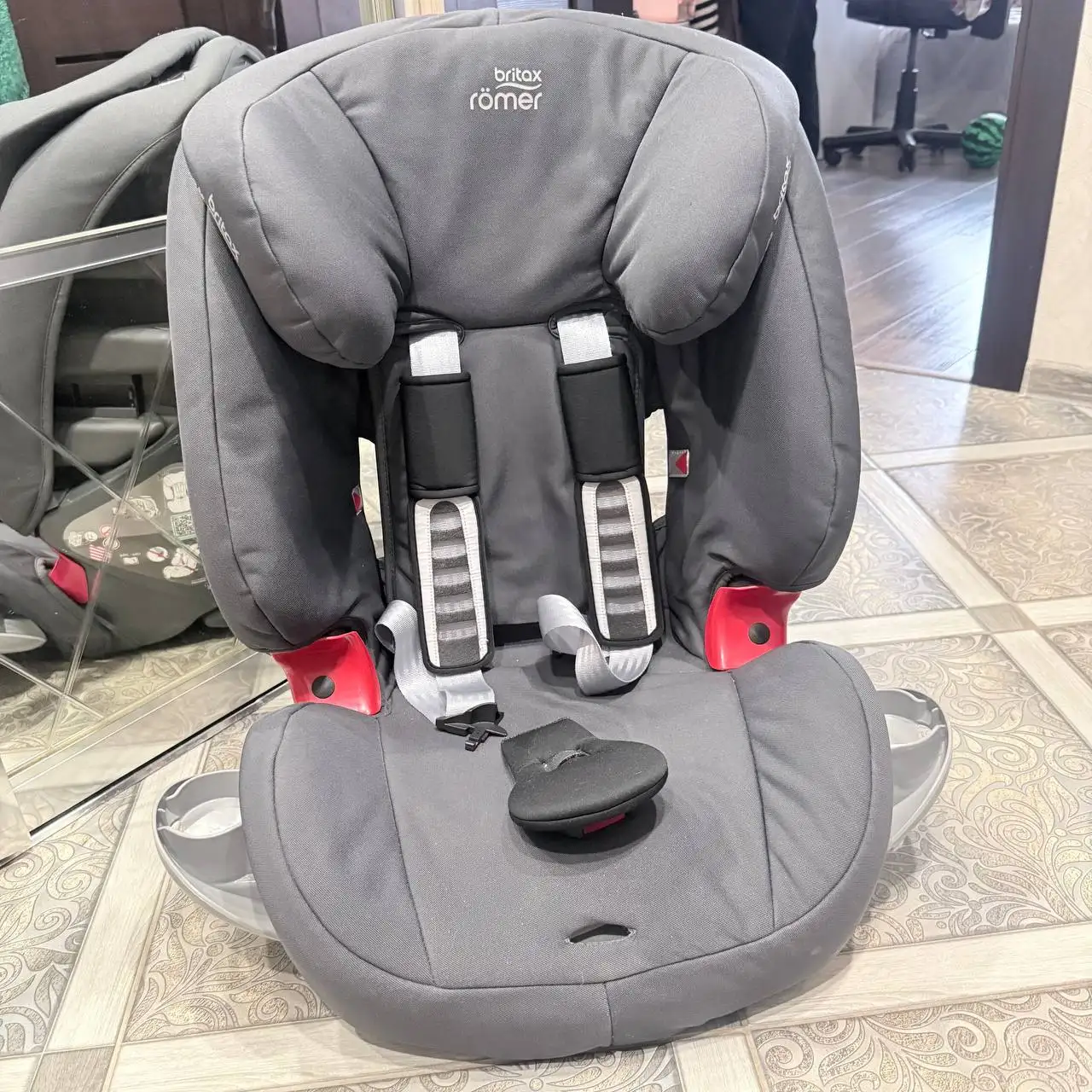 Продажа автомобильного кресла Britax Romer - Барахолка в Краснодар