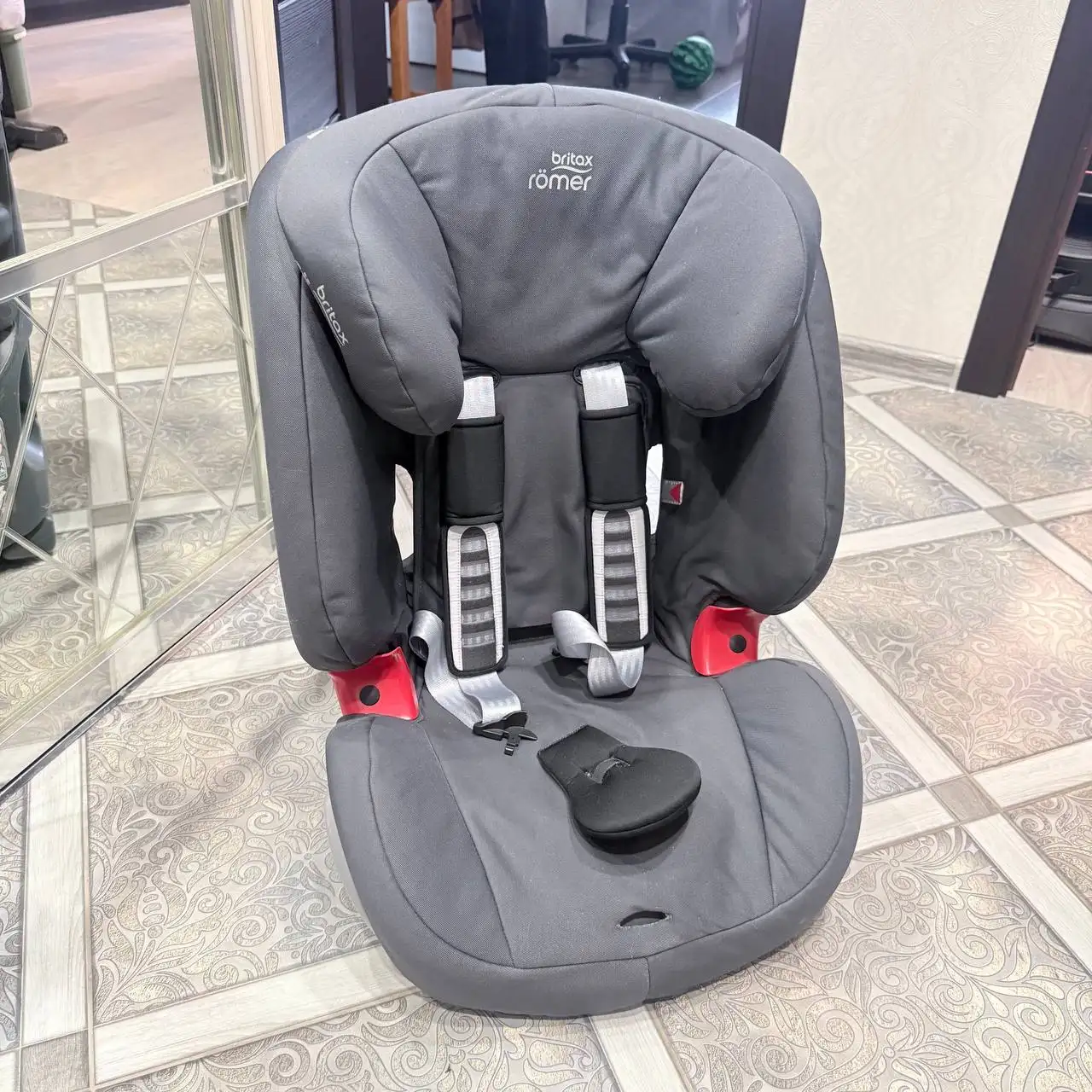Продажа автомобильного кресла Britax Romer - Барахолка в Краснодар