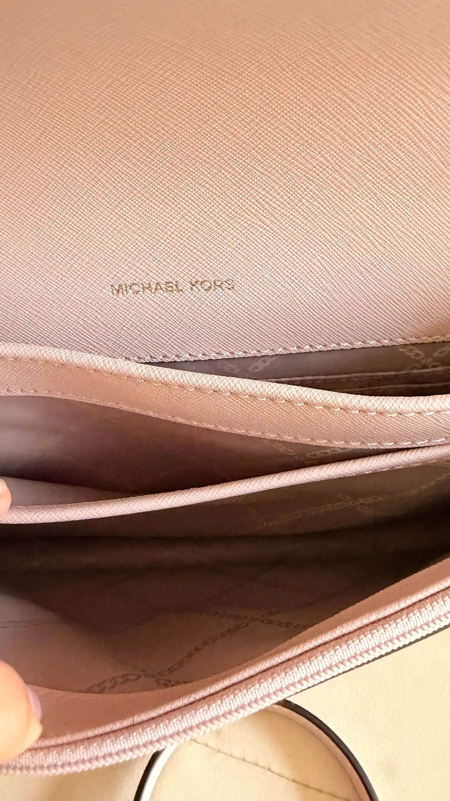 Сумка Michael Kors Daniela Crossbody кожаная пудровая - Сумки (Барахолка) в Краснодар