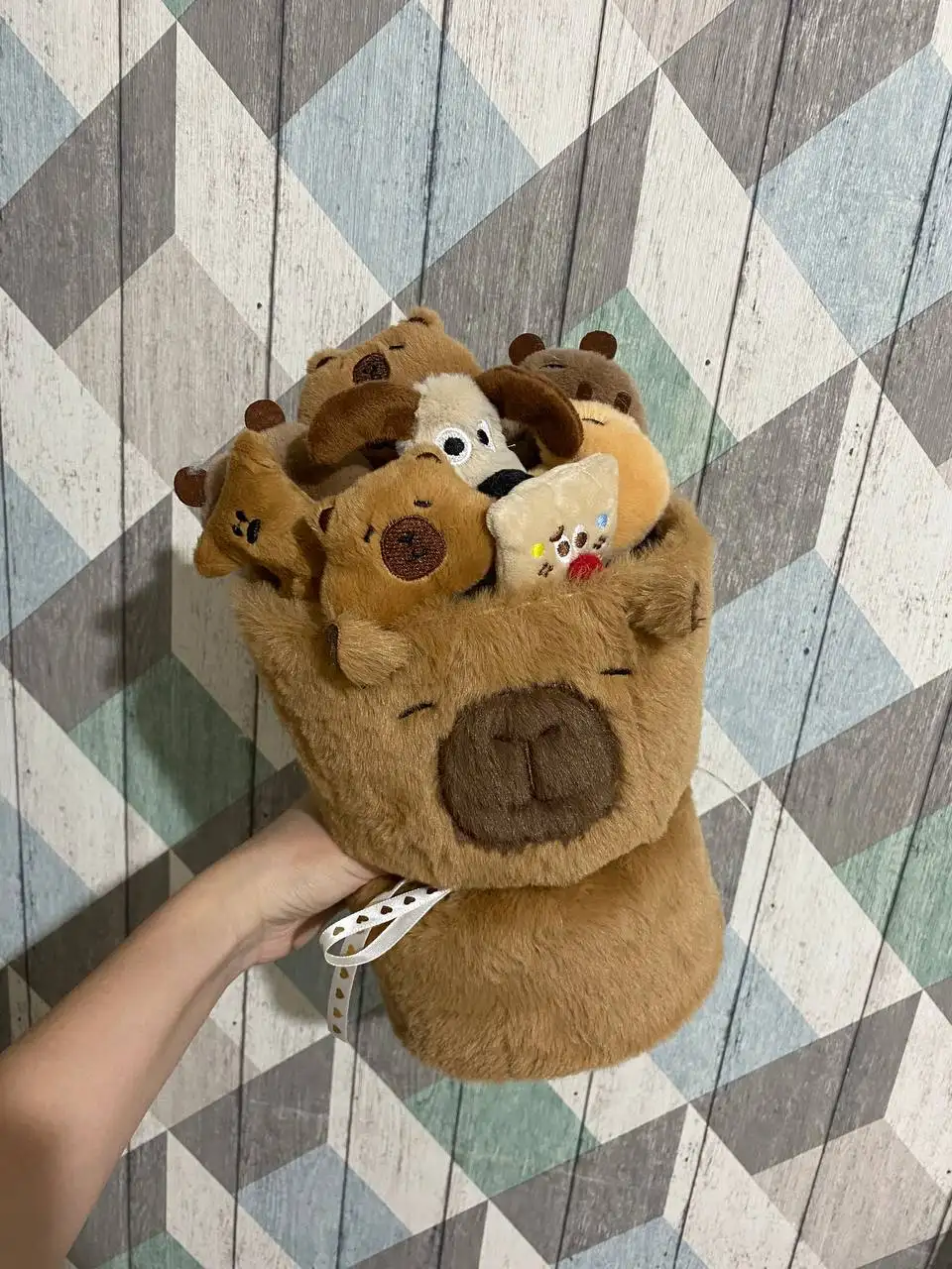 Игрушка букет с капибарой с гирляндой и аксессуарами - Игрушки (Хобби и отдых) в Краснодар