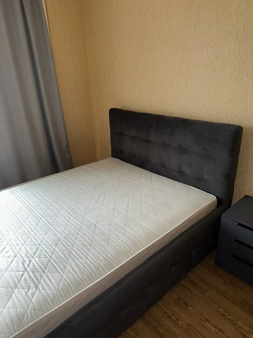 Продажа двуспальной кровати с подъемным механизмом и ортопедическим матрасом Аскона - Мебель (Для дома и дачи) в Краснодар