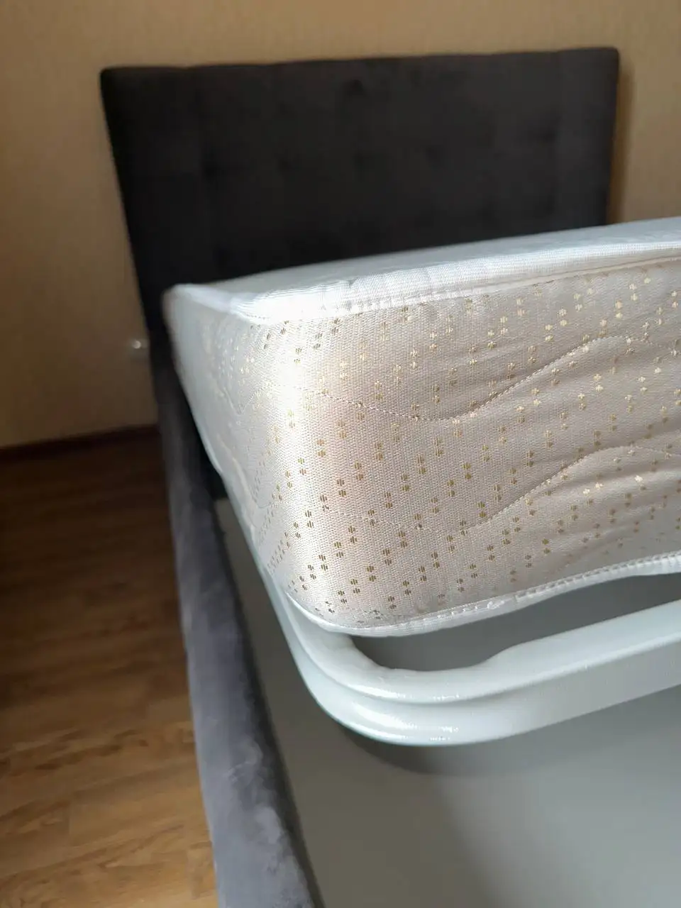 Продажа двуспальной кровати с подъемным механизмом и ортопедическим матрасом Аскона - Мебель (Для дома и дачи) в Краснодар