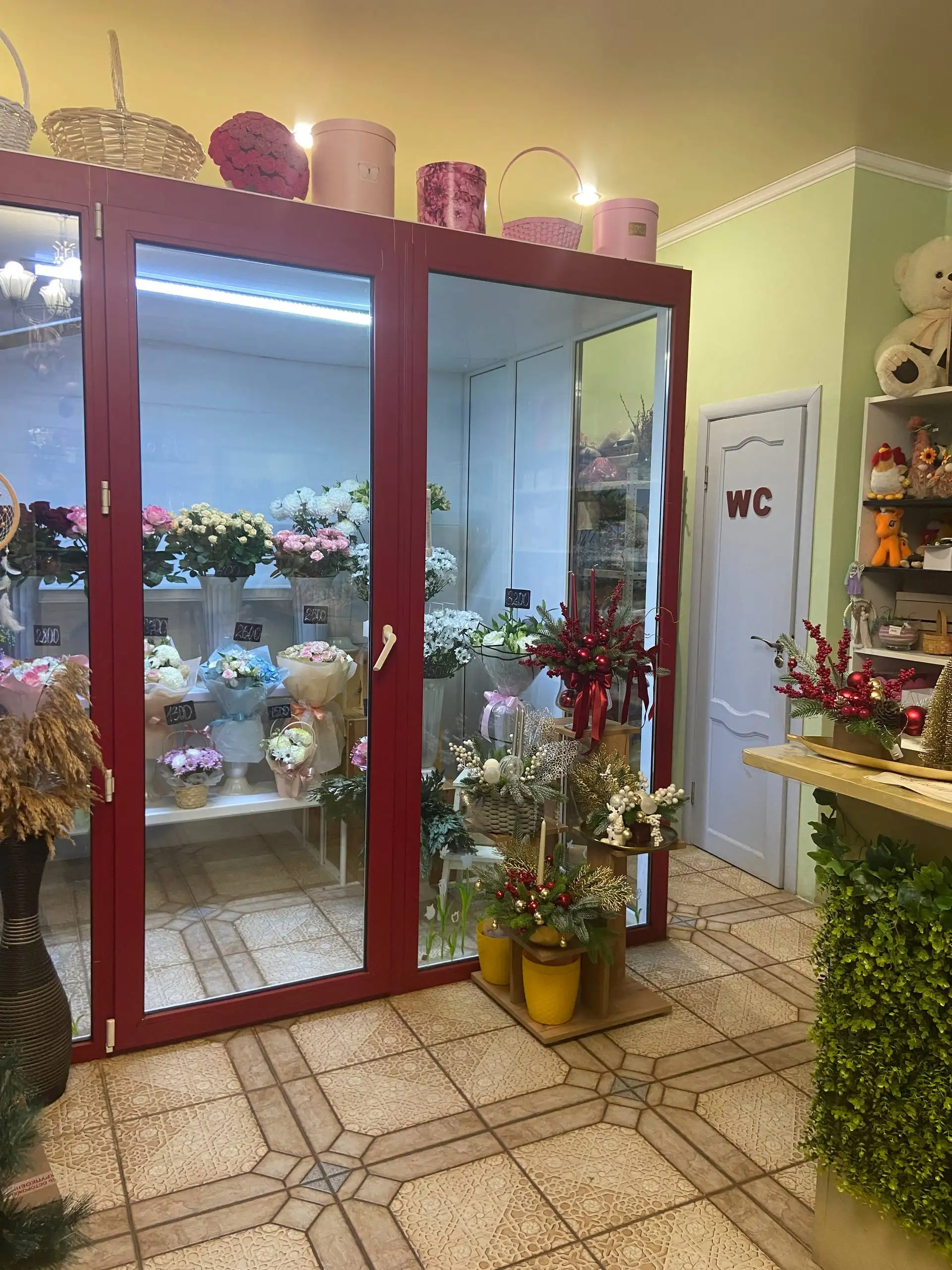 Продажа готового цветочного магазина - Магазин (Готовый бизнес и оборудование) в Краснодар