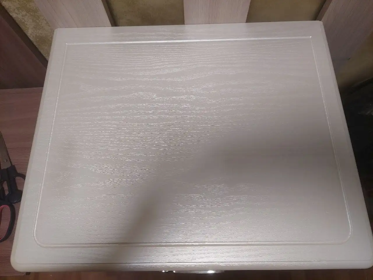 Продажа белой прикроватной тумбы из ДСП - Мебель (Для дома и дачи) в Краснодар