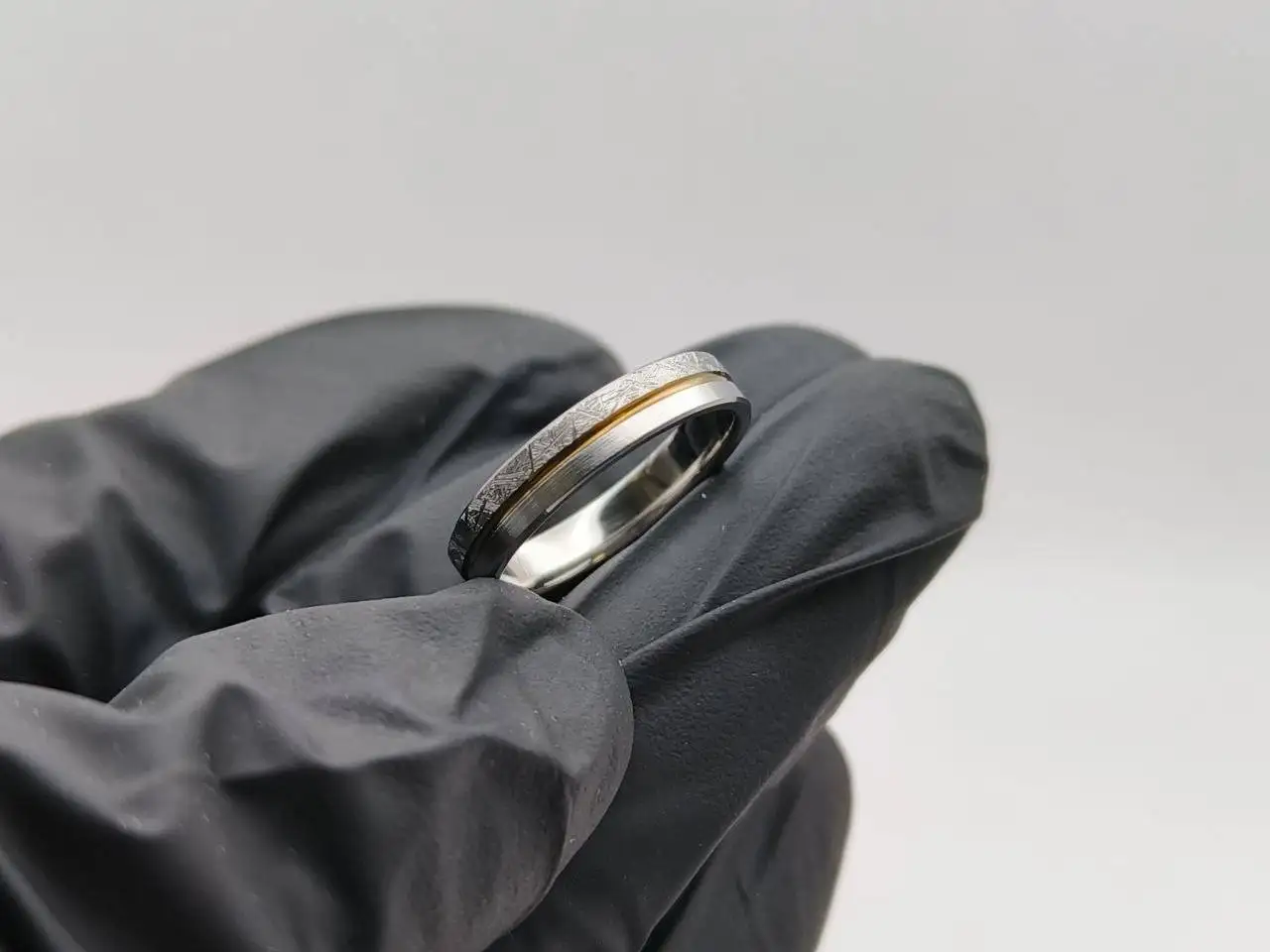 Мужское титановое кольцо размер 18.5 - Ювелирные изделия (Барахолка) в Краснодар