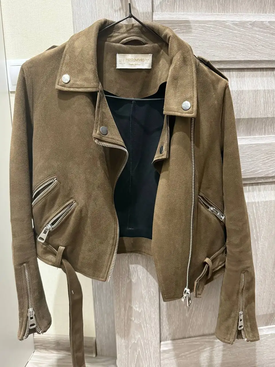 Куртка в отличном состоянии размер 42 - Одежда в Краснодар