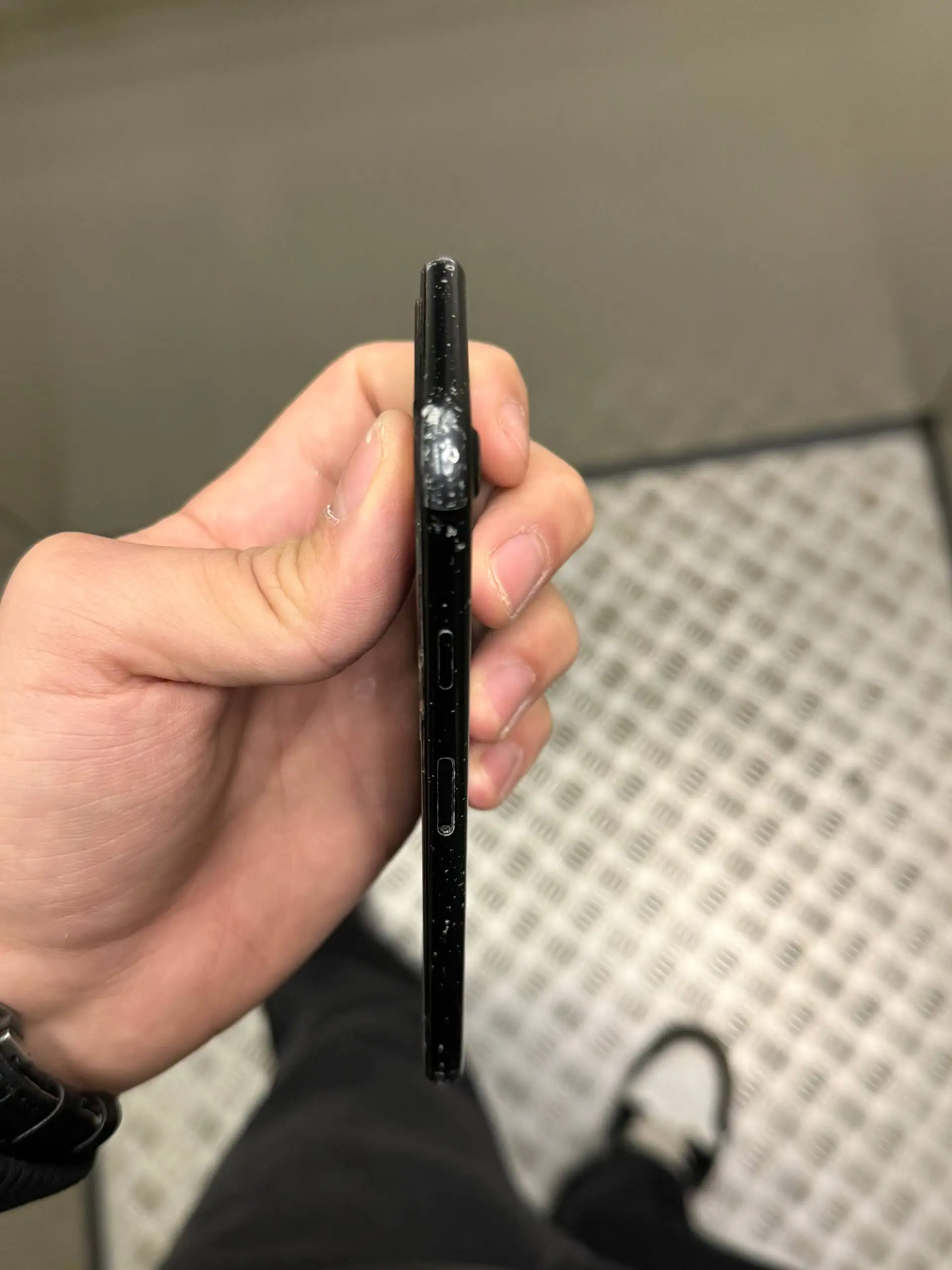 iPhone с неисправным экраном и Touch ID - Смартфоны (Электроника) в Краснодар