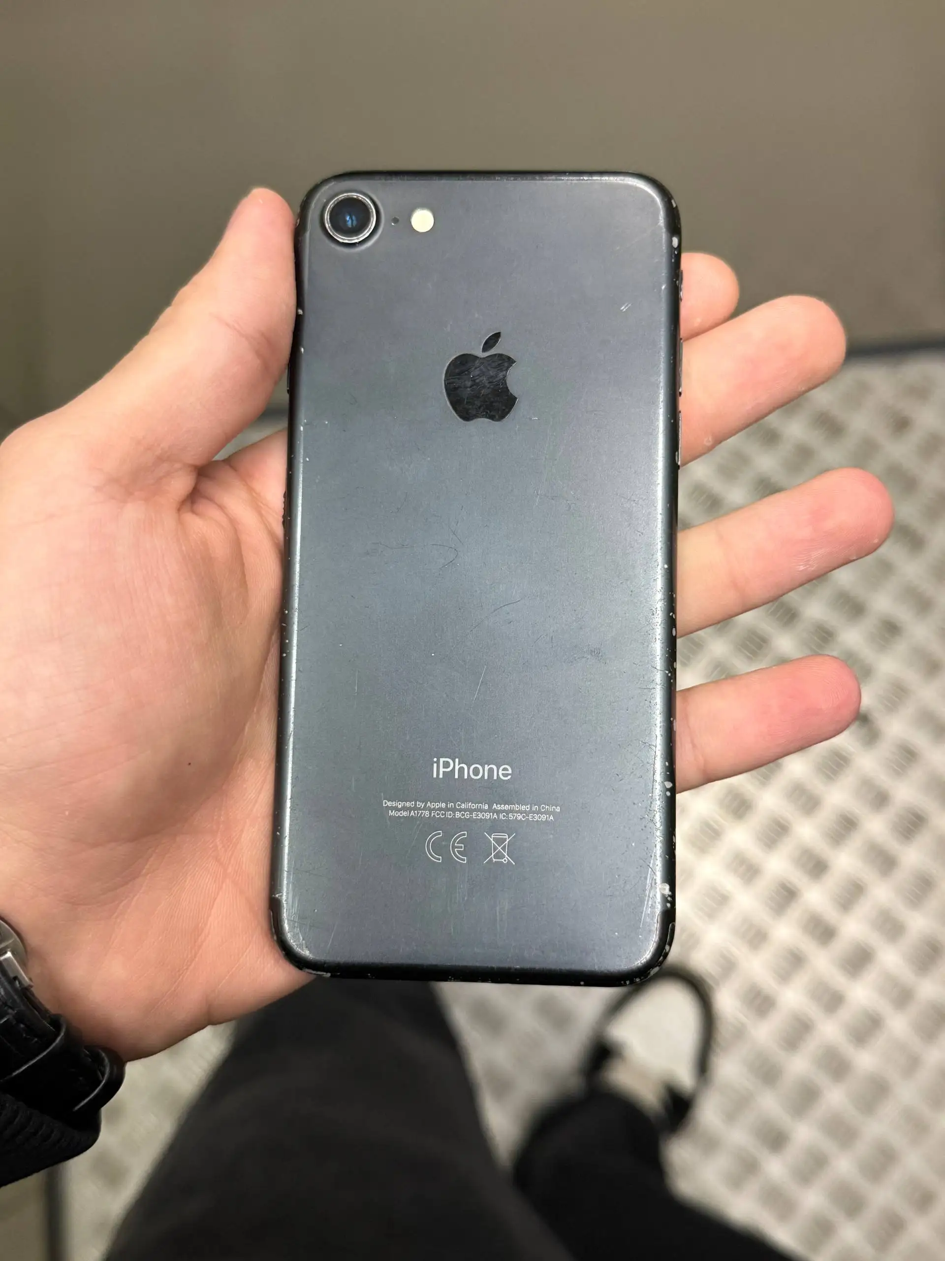 iPhone с неисправным экраном и Touch ID - Смартфоны (Электроника) в Краснодар