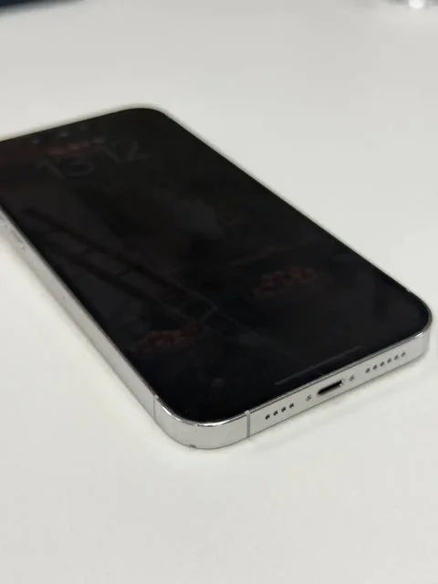 iPhone 14 Pro Max 256Gb серебристый с дефектами - Компьютерные комплектующие в Краснодар