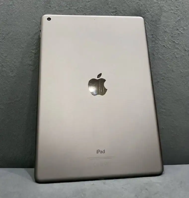 iPad 7 поколения 128gb в хорошем состоянии - Планшеты (Электроника) в Краснодар