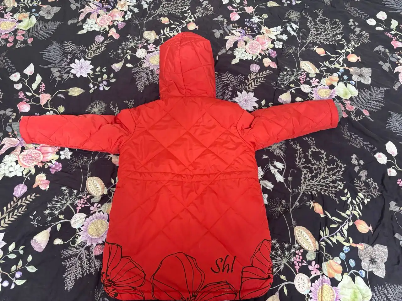 Пуховик детский фирмы Шалуны размер 110 - Детская одежда (Одежда) в Краснодар