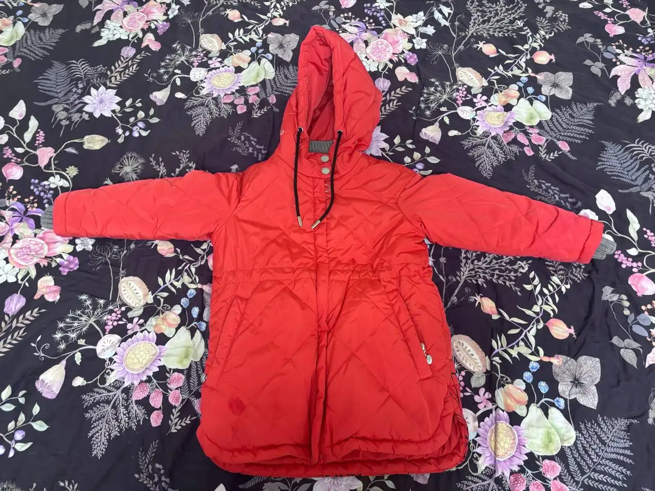 Пуховик детский фирмы Шалуны размер 110 - Детская одежда (Одежда) в Краснодар