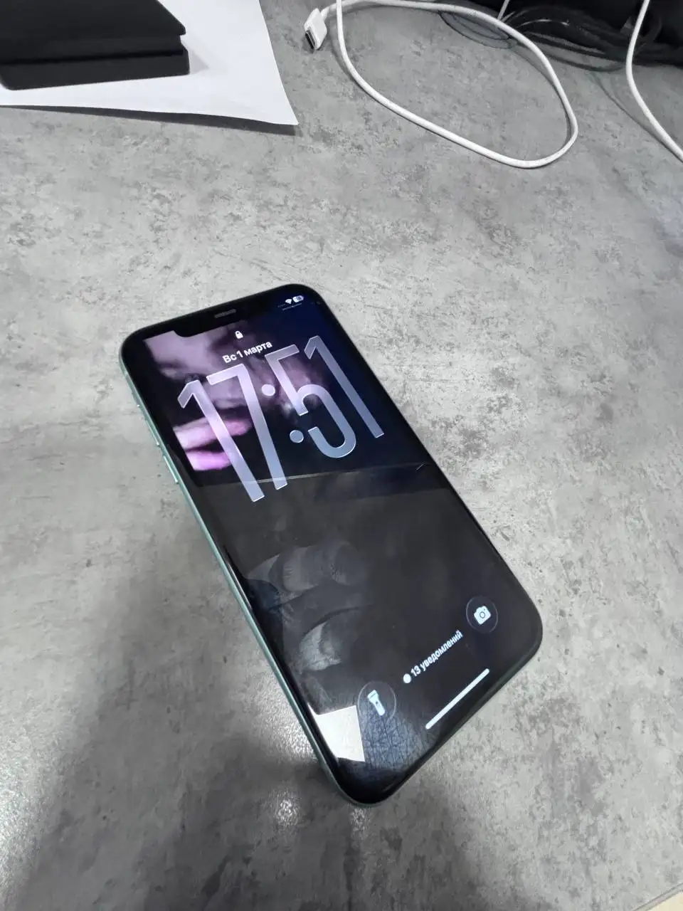 Продам iPhone 11 64GB с царапинами и АКБ 69% - Смартфоны (Электроника) в Краснодар