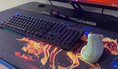 Механическая клавиатура и вертикальная мышь - Планшеты в Краснодар